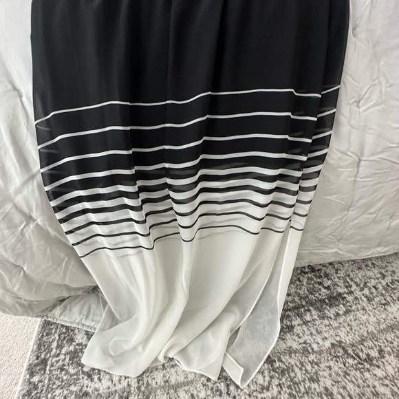 Dress - Picture 6 of 6